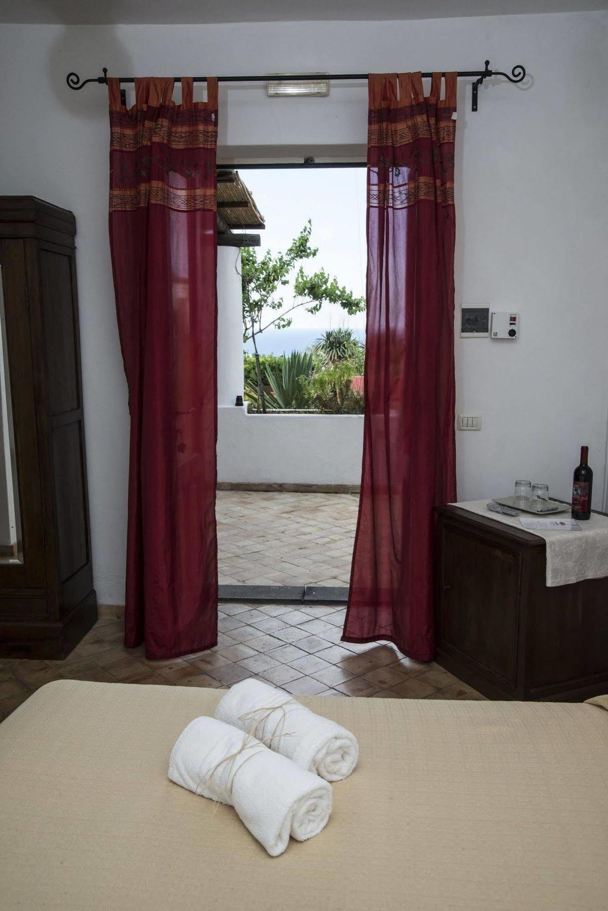 Il Gelso Vacanze Bed and Breakfast Malfa  Esterno foto