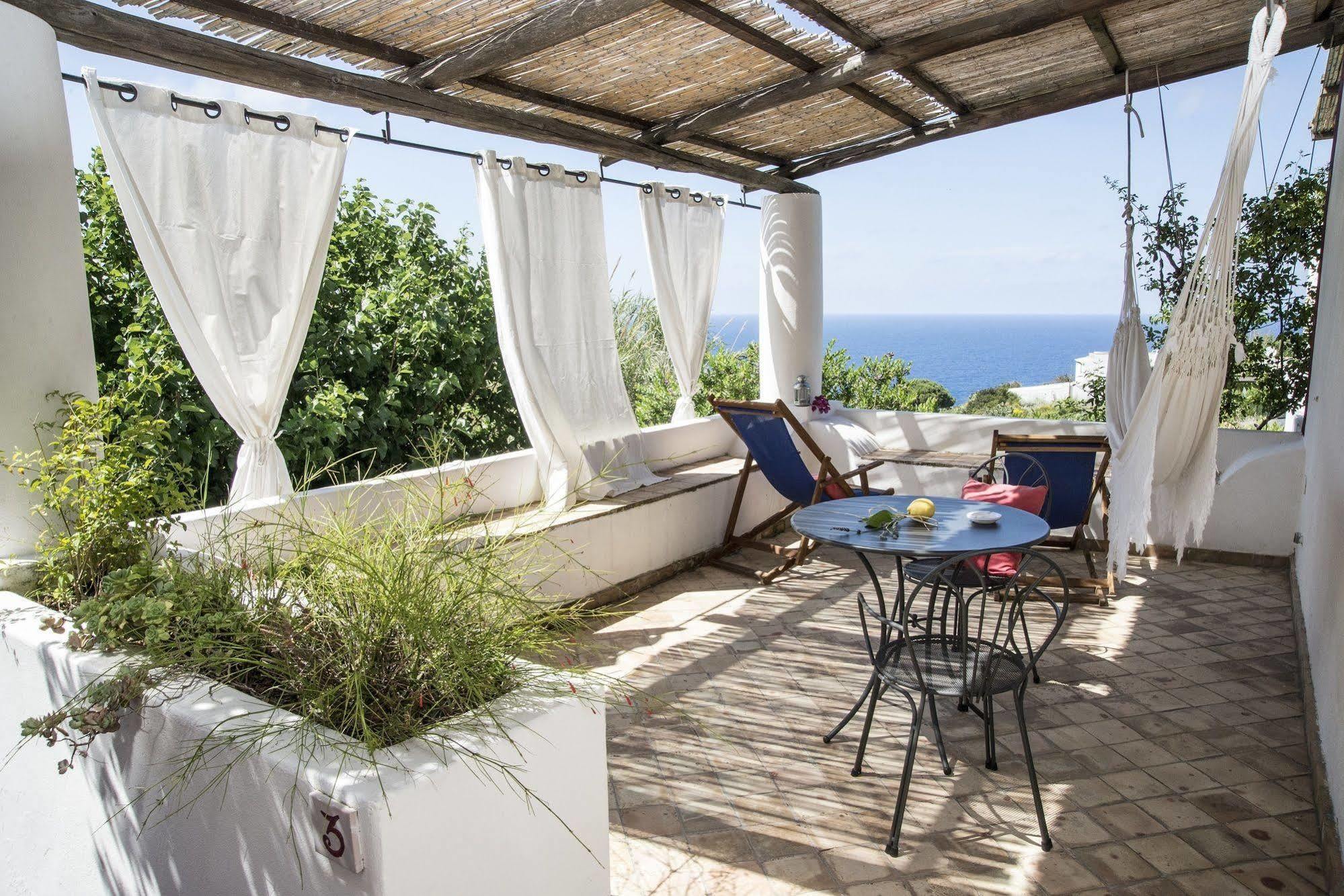 Il Gelso Vacanze Bed and Breakfast Malfa  Esterno foto