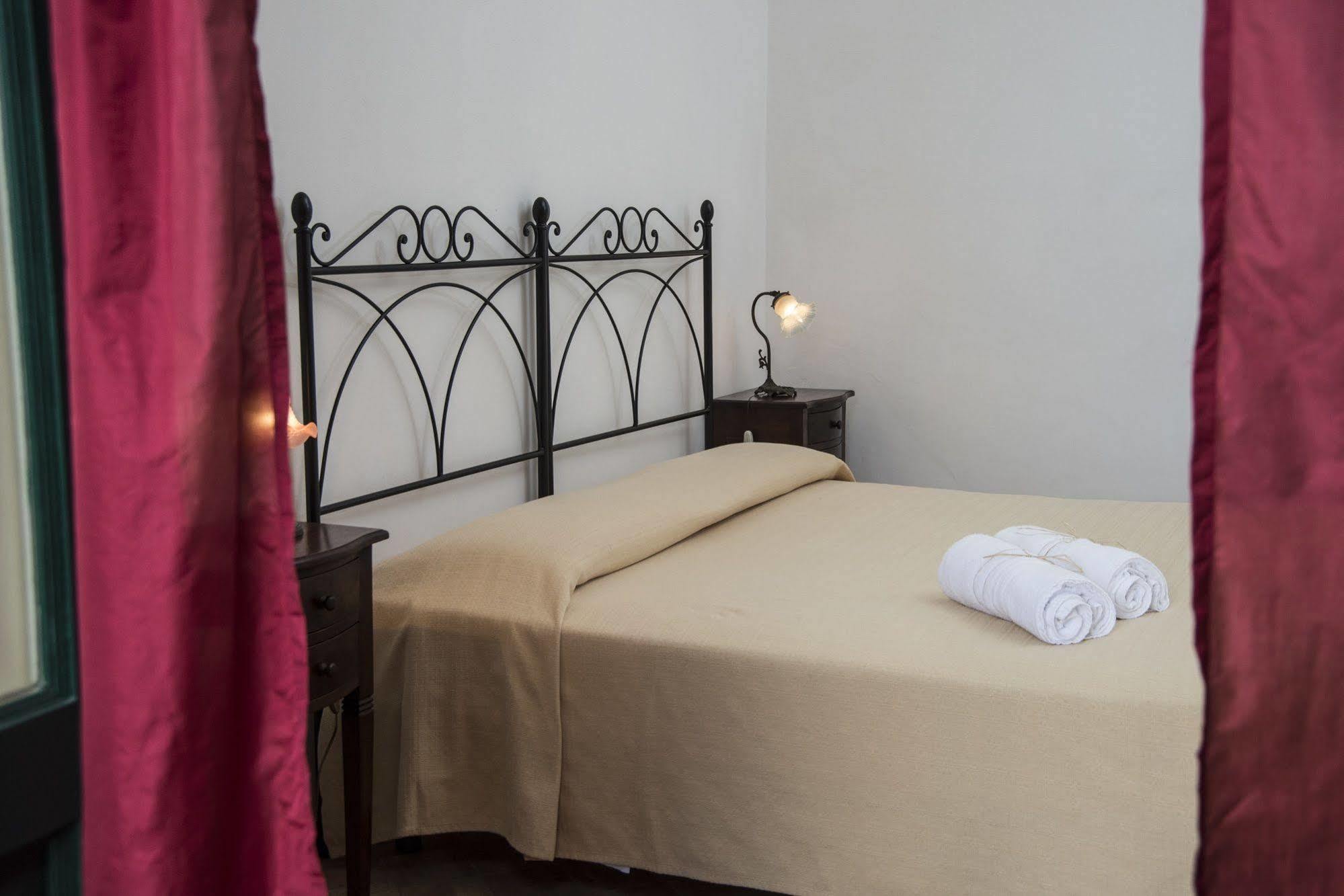 Il Gelso Vacanze Bed and Breakfast Malfa  Esterno foto