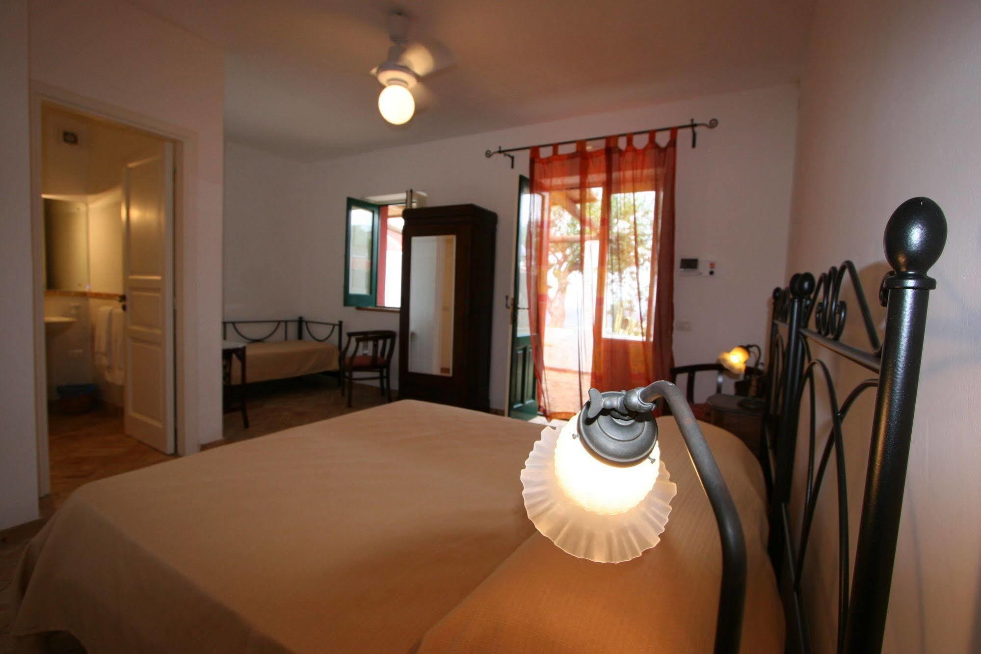 Il Gelso Vacanze Bed and Breakfast Malfa  Esterno foto